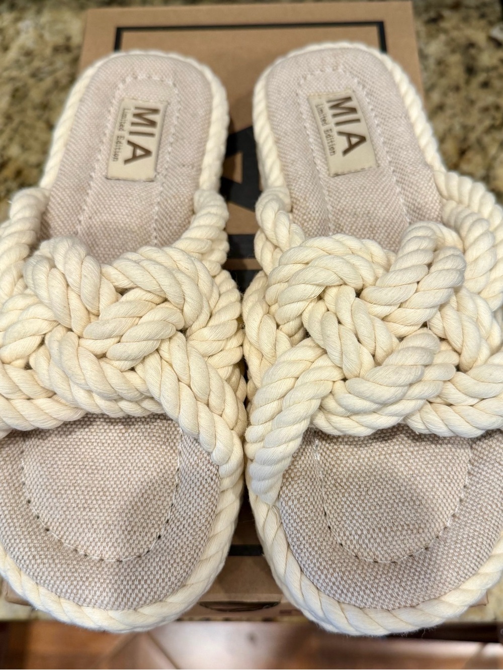MIA Ltd Ed. MIKO Iff White Rope Slide Sandals Sz: 6